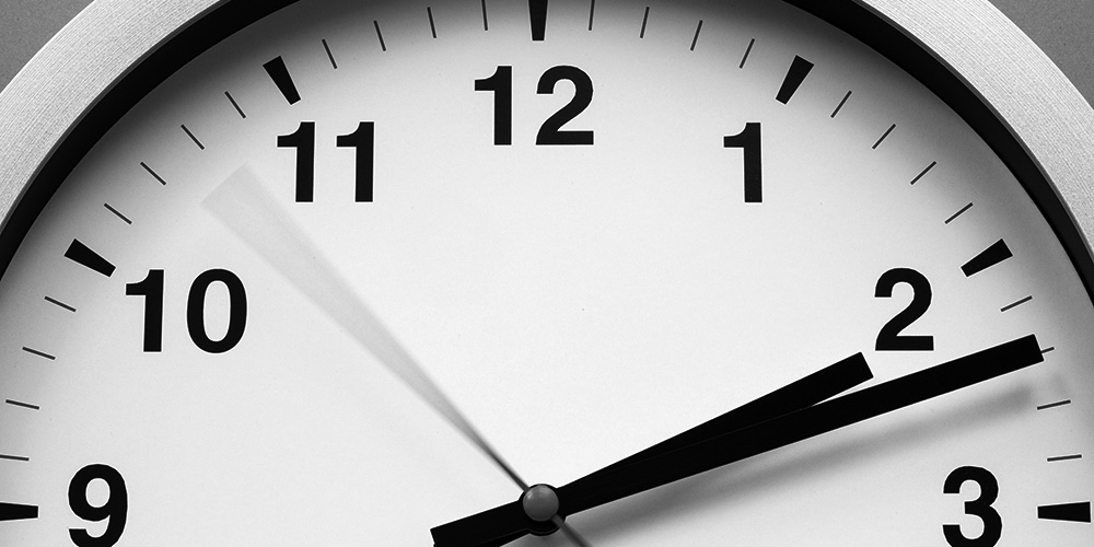 Clock 12 minutes past 2